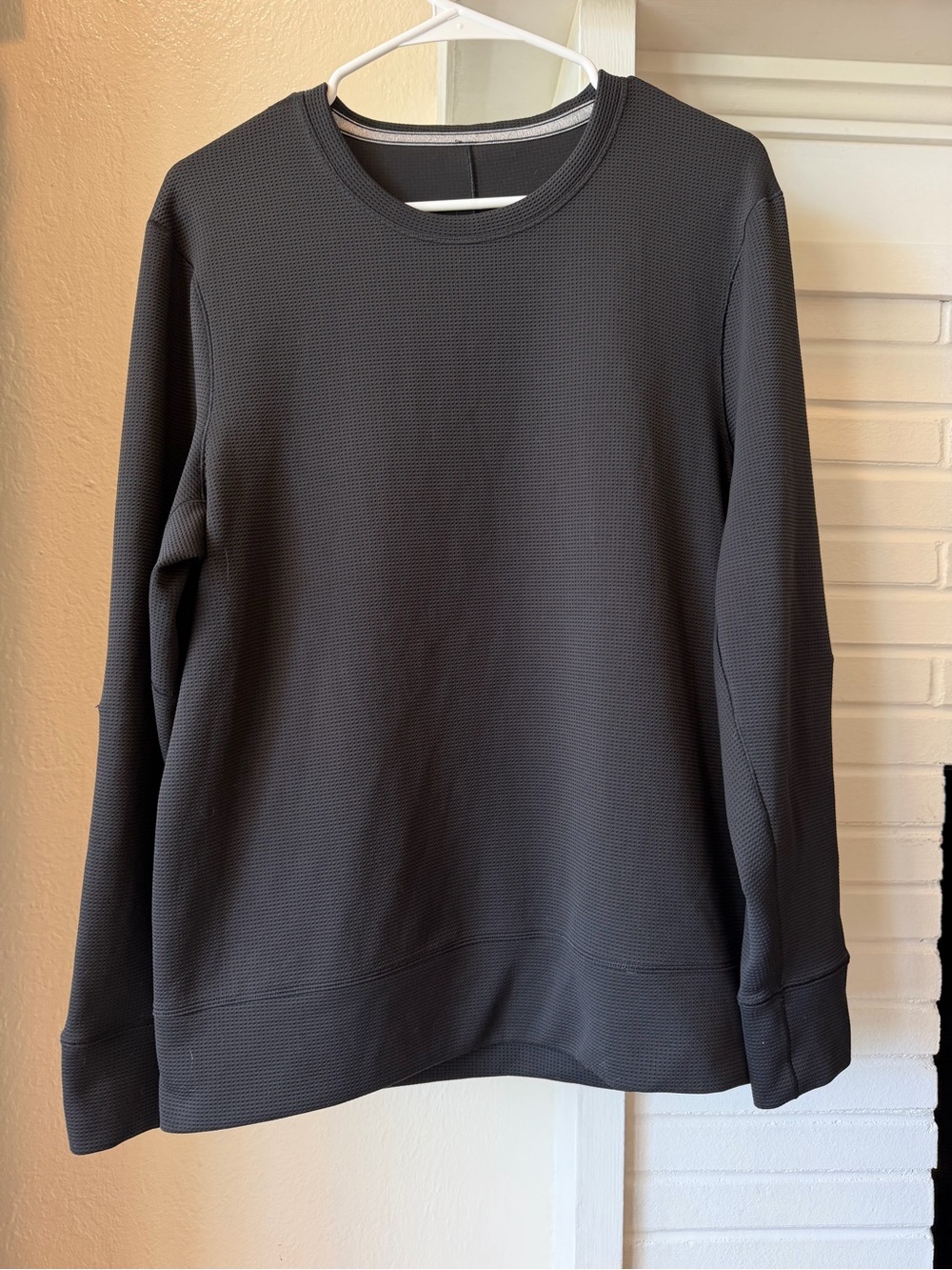 Lululemon Men's Shift Stitch Crew Black Waffle Knit Pullover Sweatshirt Small